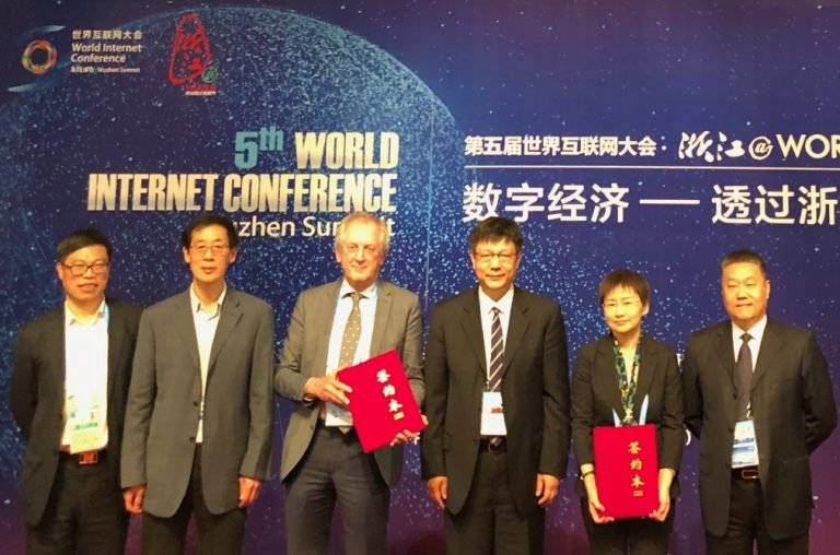 Martel celebrates EU-China MoU